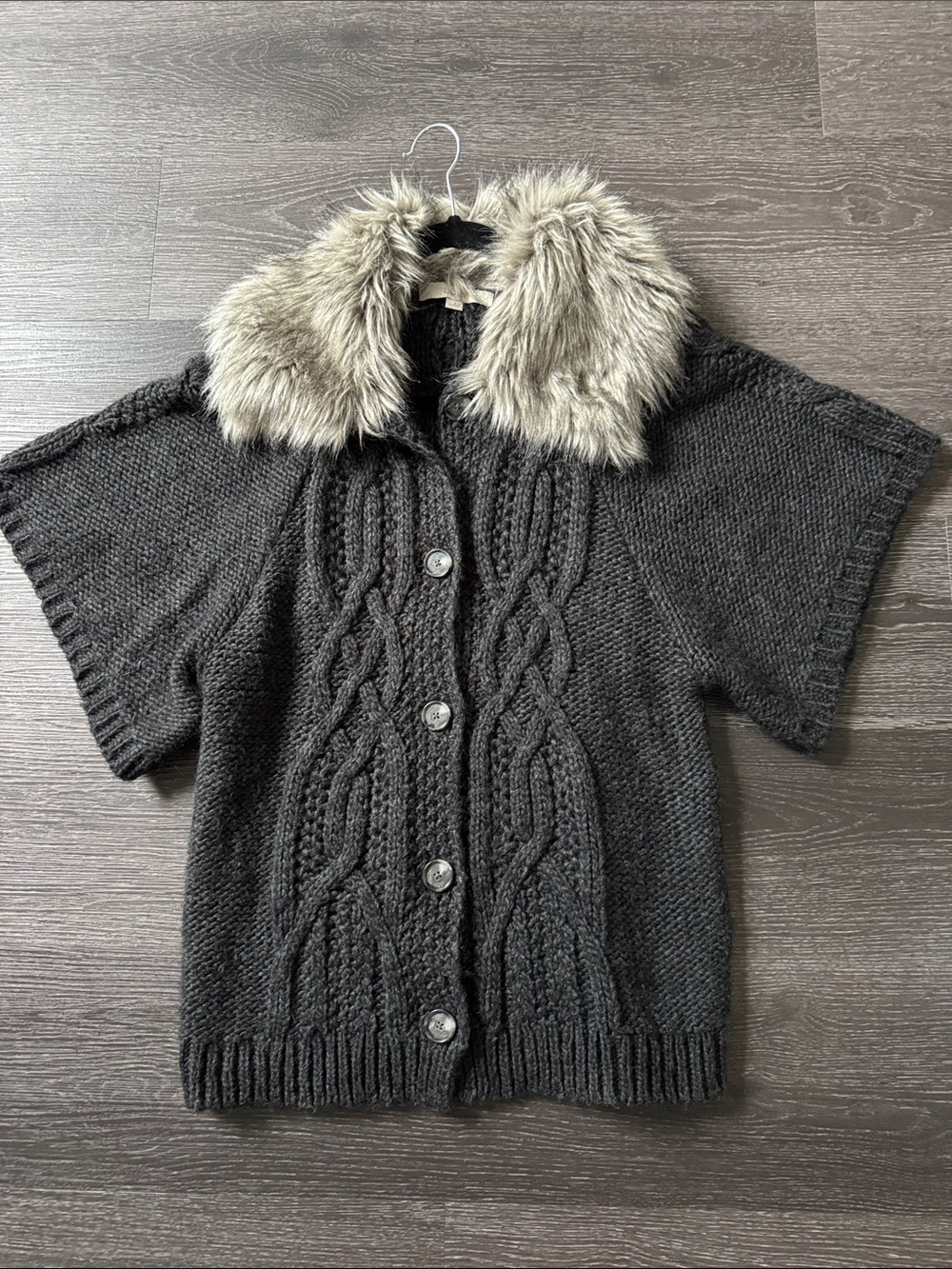 Loft Charcoal Cable-Knit Short-Sleeve Sweater with Faux Fur Collar